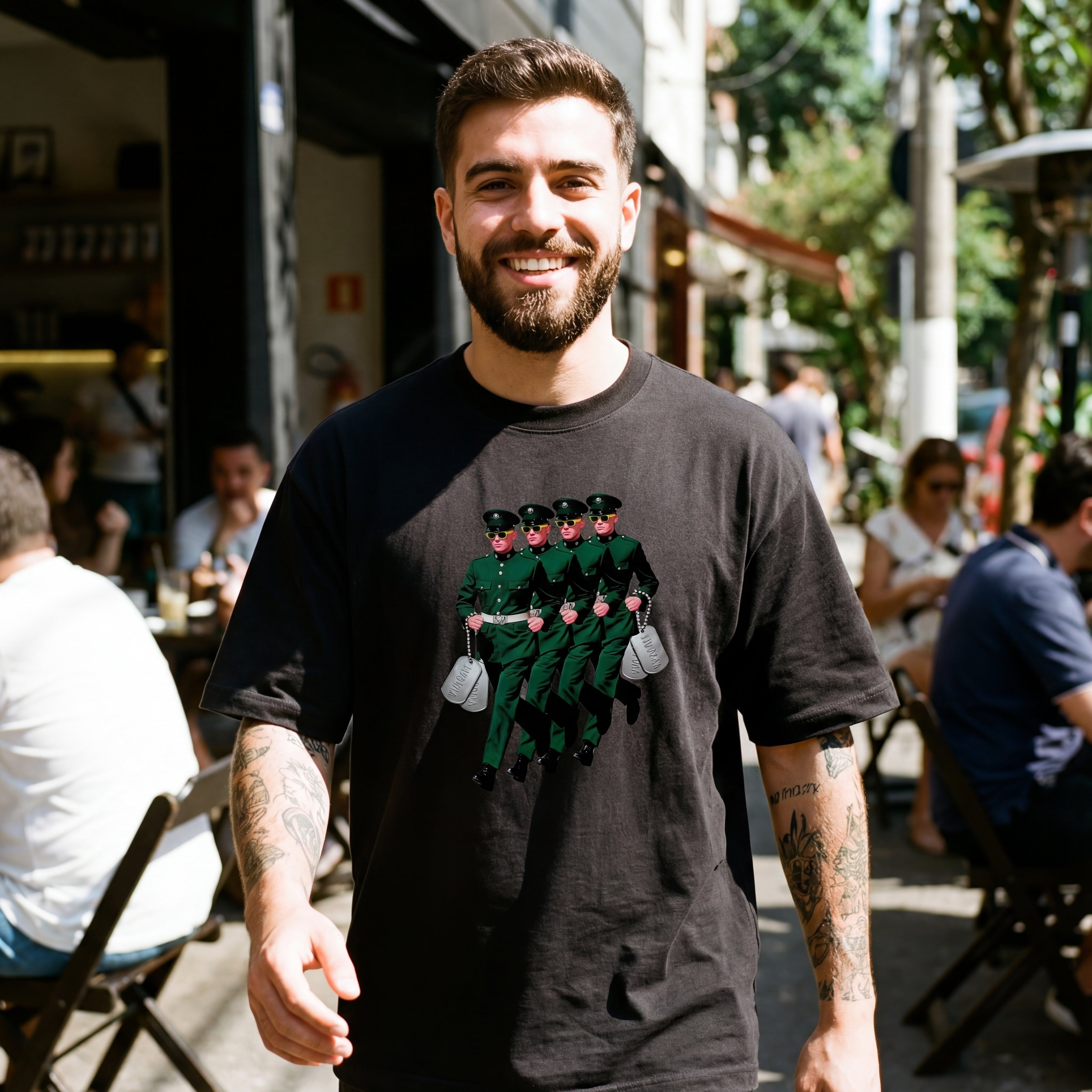 Camiseta Estampada Oversized Soldiers